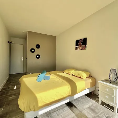 Boheme - 6p - Spacieux 3ch Balcon - Wifi - Metro Appartement