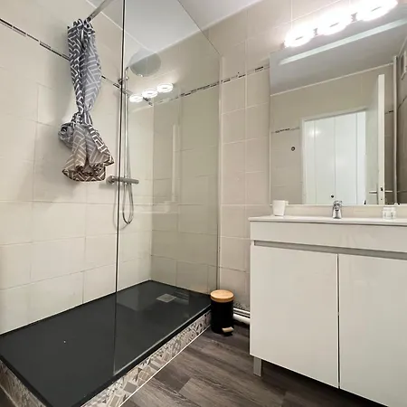 Boheme - 6p - Spacieux 3ch Balcon - Wifi - Metro Appartement